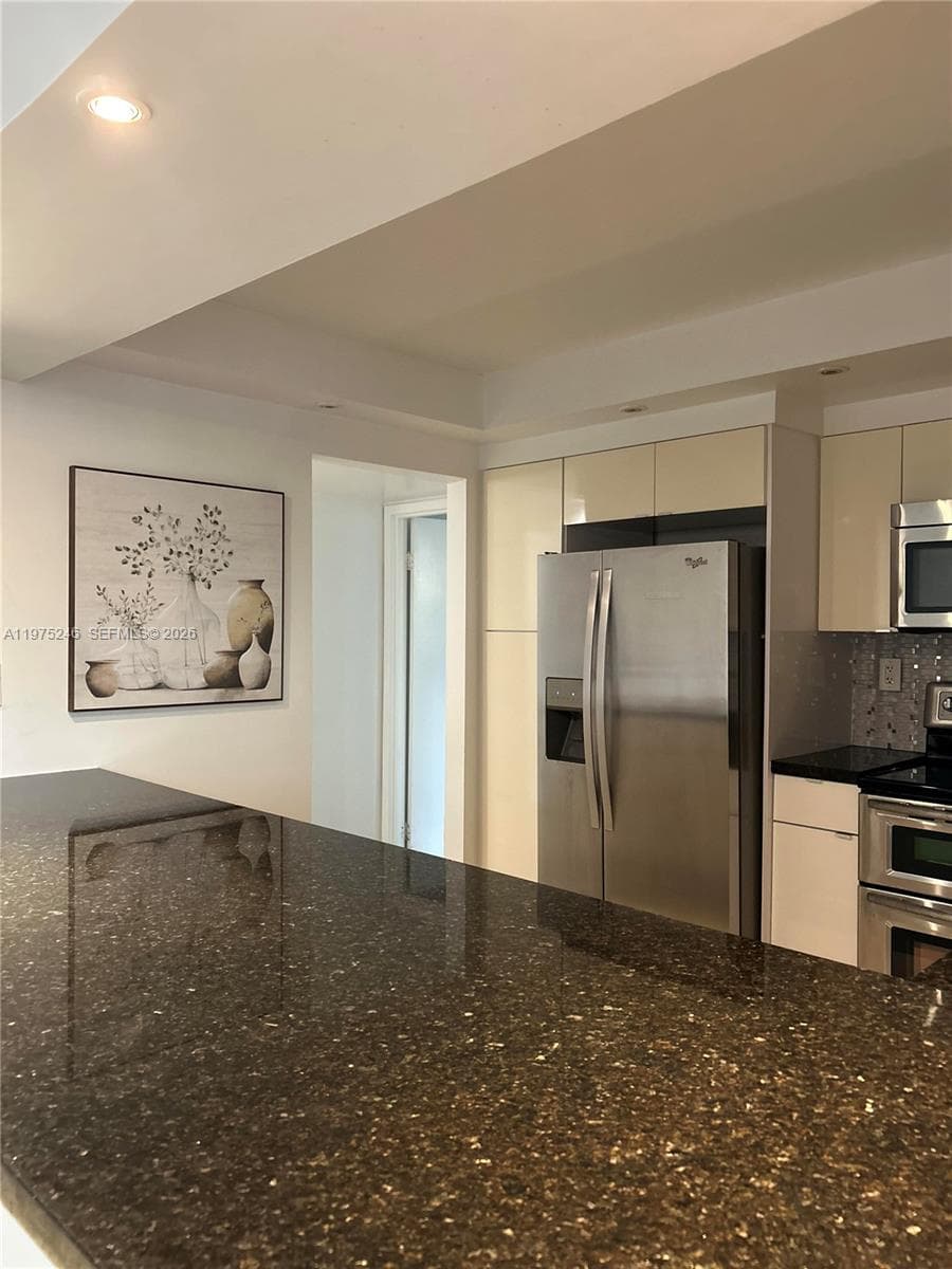 REEF EAST CONDO · #6I in North Miami Beach - Photo 8