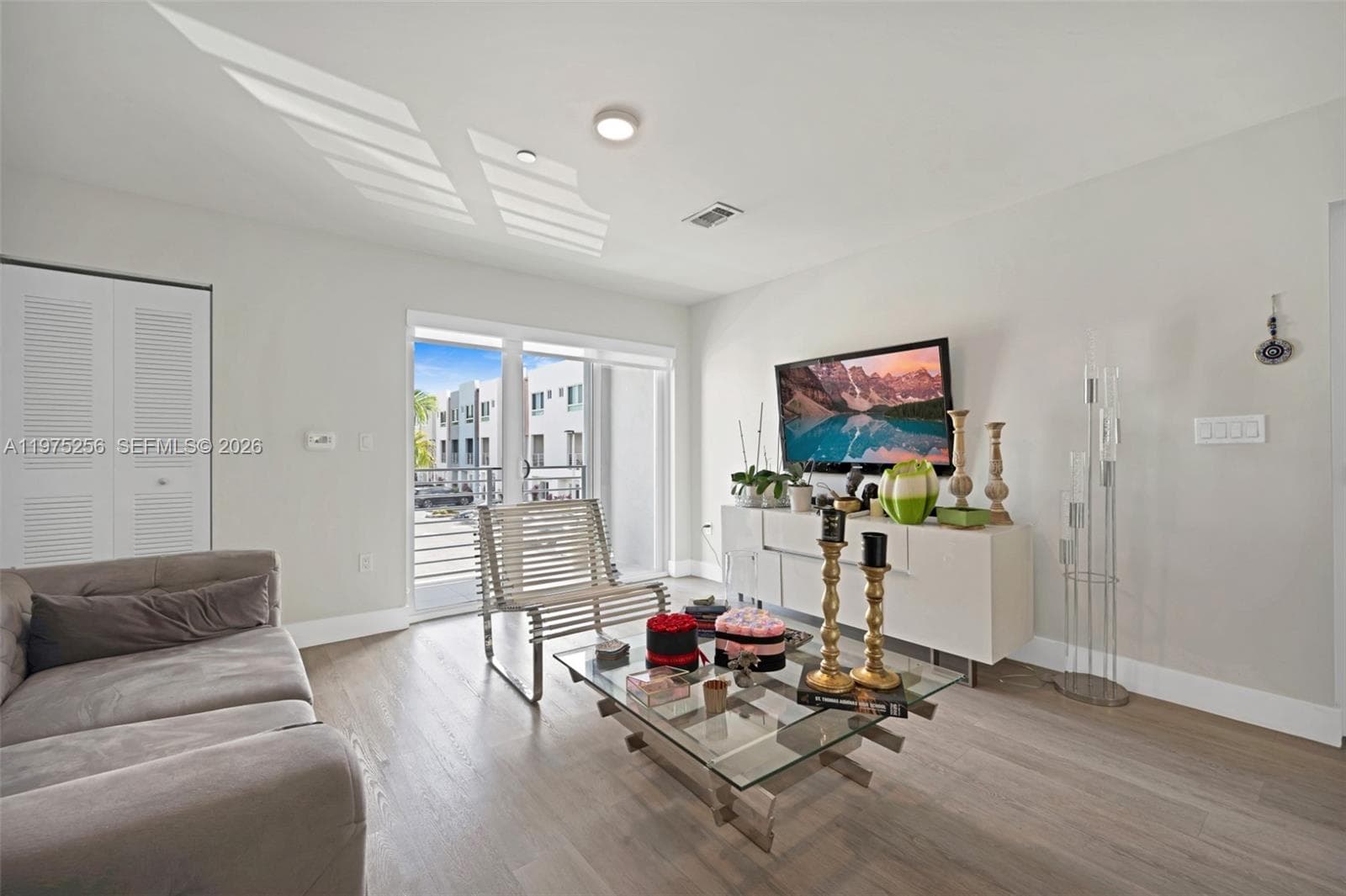 2535 NE 193rd St #3209 photo 2
