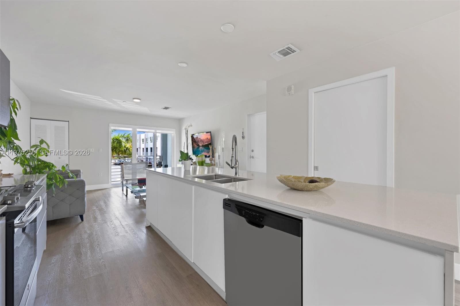 2535 NE 193rd St #3209 photo 4