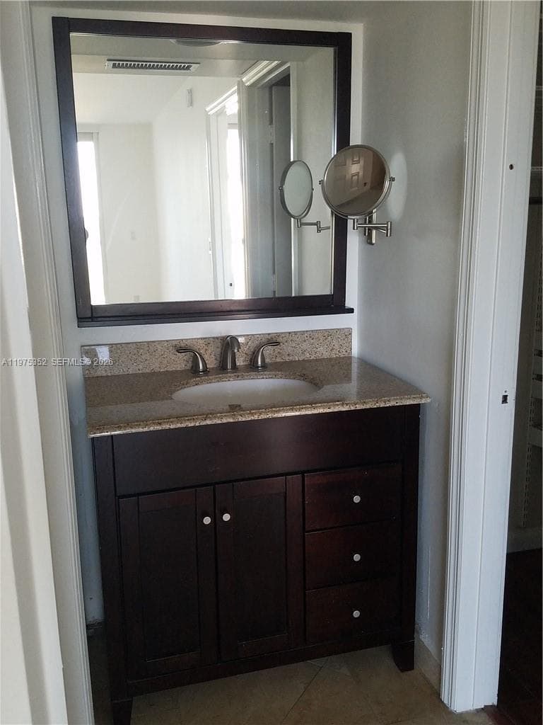 THE ROYAL CLUB CONDO · #406 in Miami Beach - Photo 16
