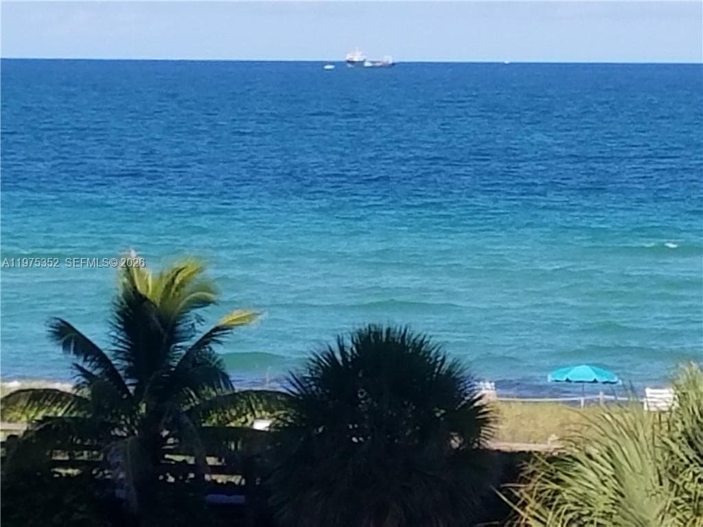 THE ROYAL CLUB CONDO · #406 in Miami Beach - Photo 1