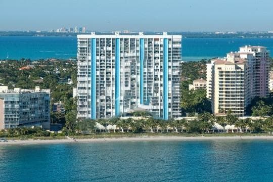 881 Ocean Dr #TH7 photo 2