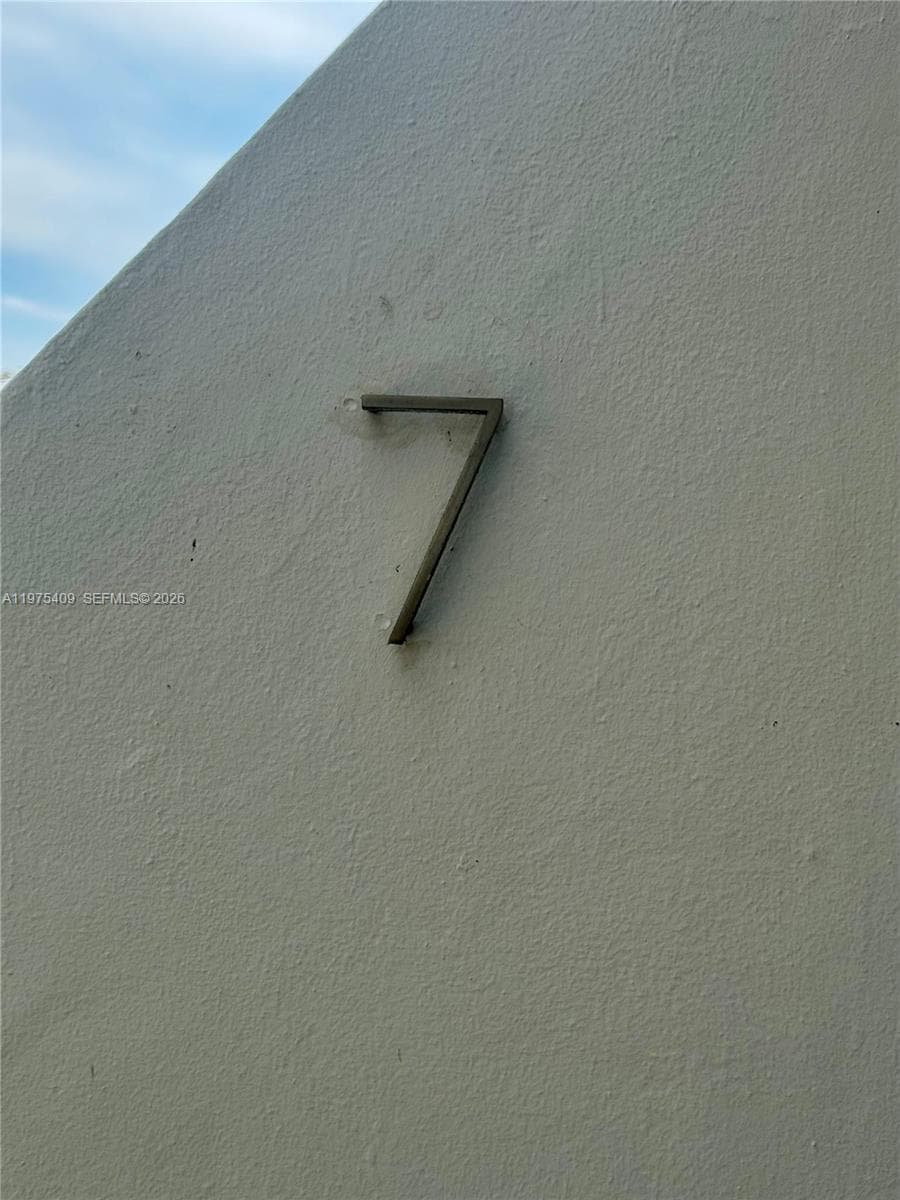 881 Ocean Dr #TH7 photo 36