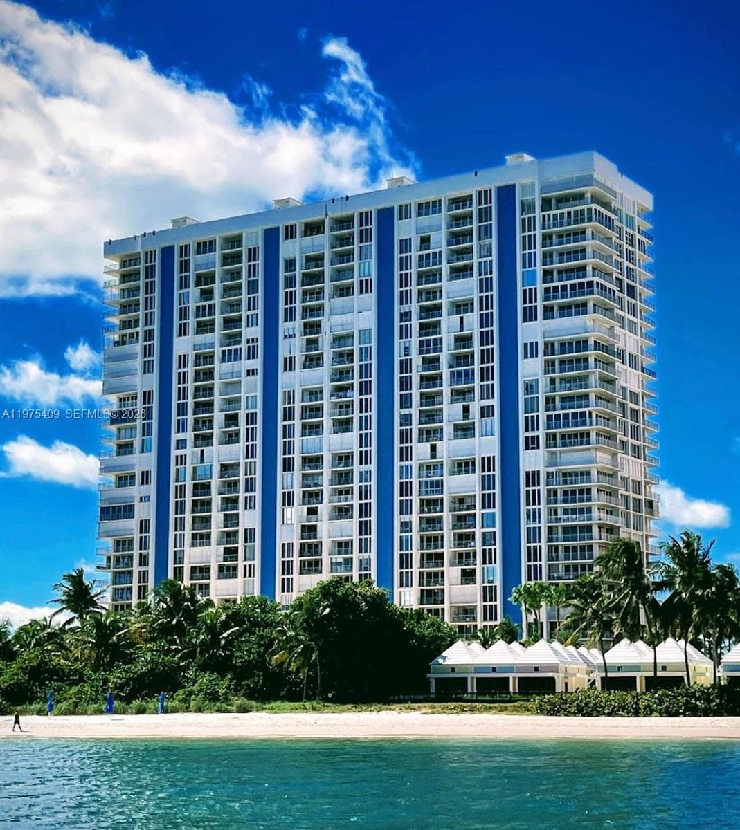 881 Ocean Dr #TH7 photo 1