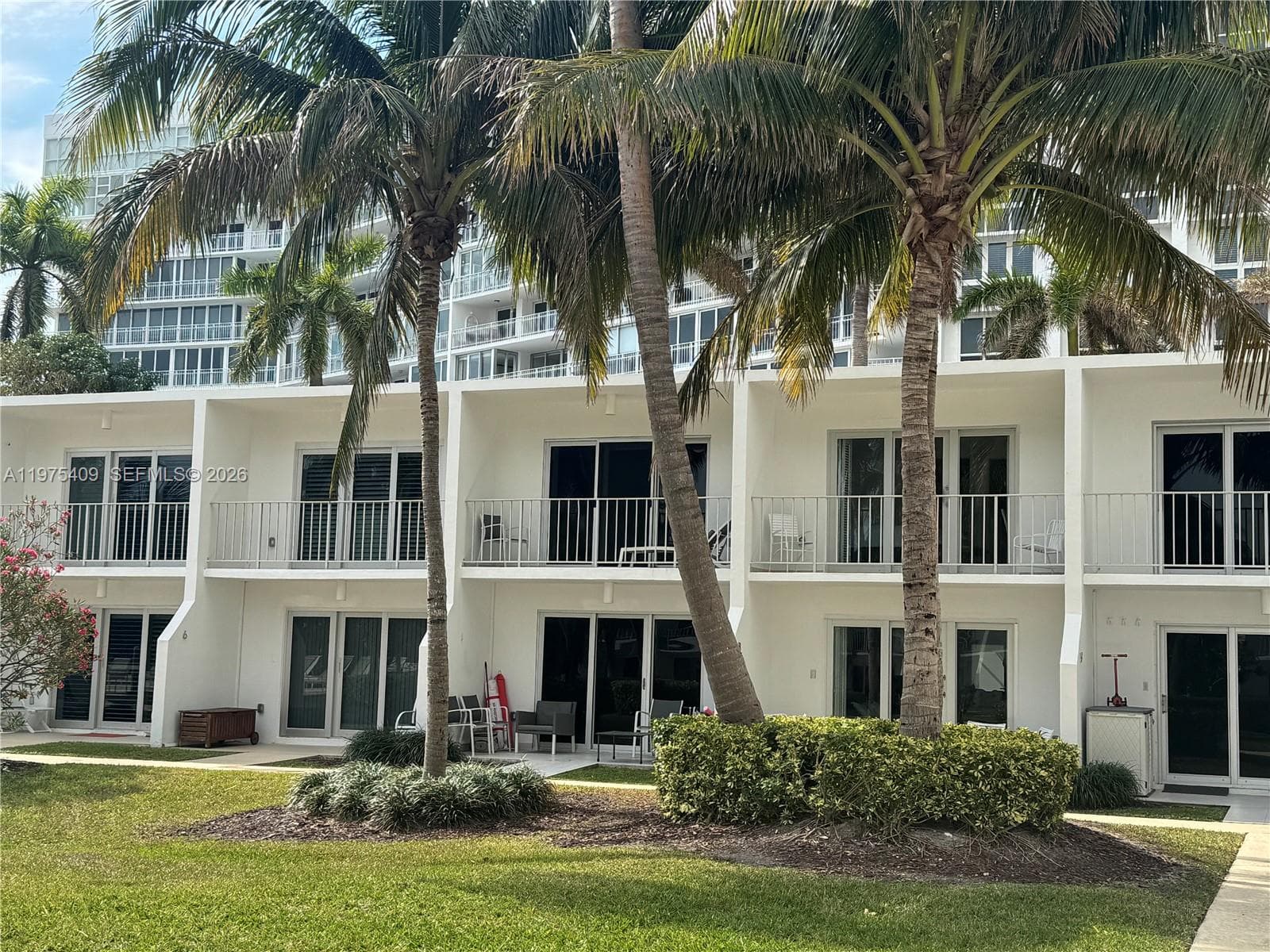 881 Ocean Dr #TH7 photo 14
