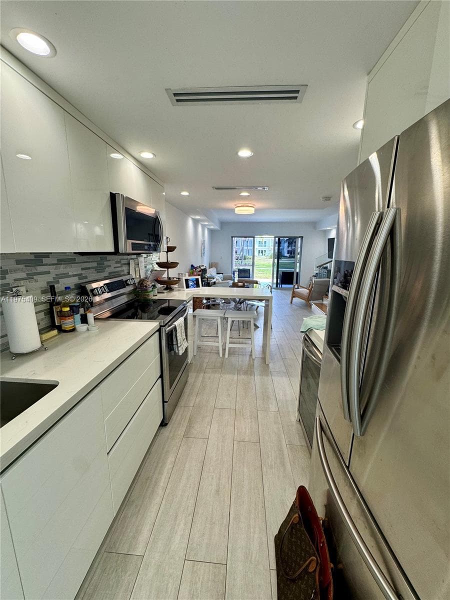 881 Ocean Dr #TH7 photo 31