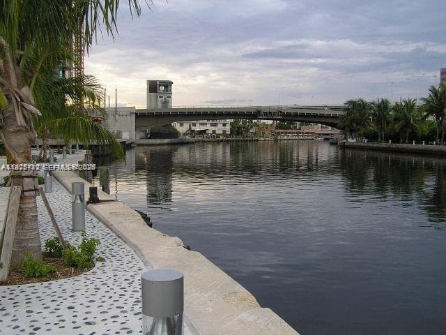 NEO VERTIKA CONDO · #1121 in Miami - Photo 23