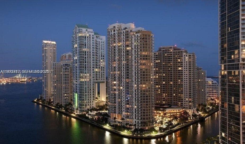 NEO VERTIKA CONDO · #1121 in Miami - Photo 27