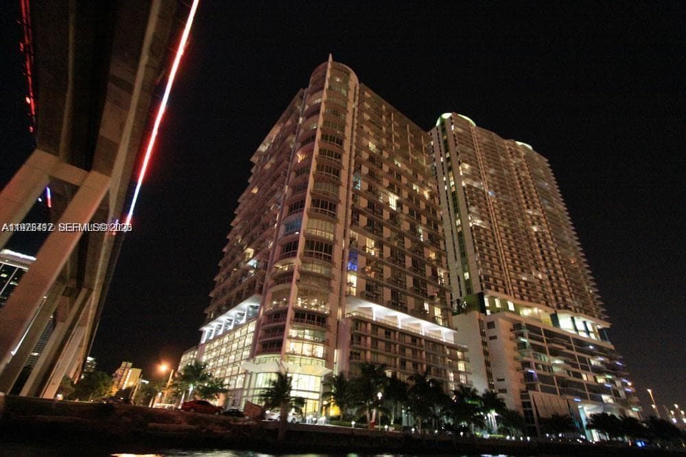 NEO VERTIKA CONDO · #1121 in Miami - Photo 26