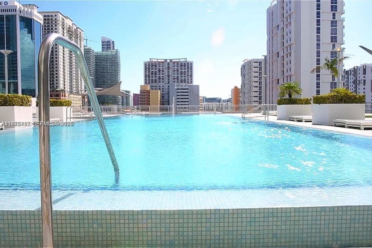 NEO VERTIKA CONDO · #1121 in Miami - Photo 30