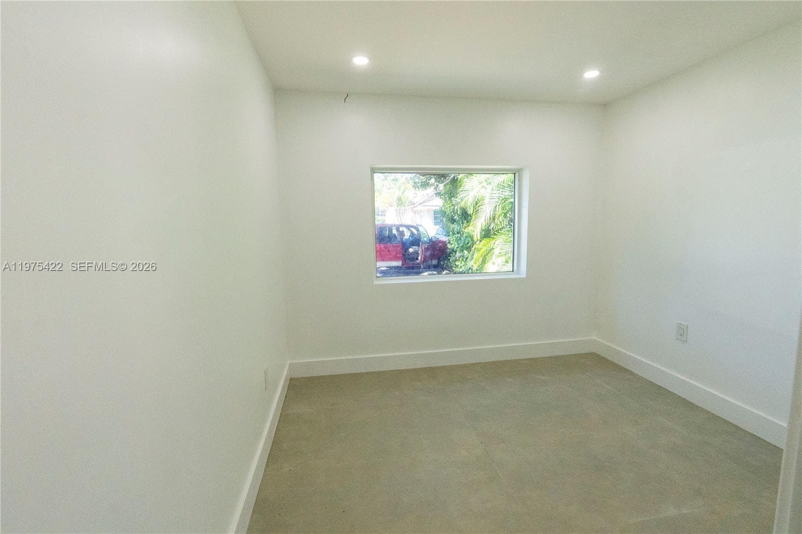 905 Tangier St photo 6