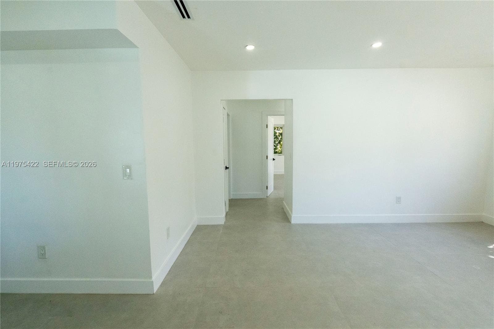 905 Tangier St photo 10