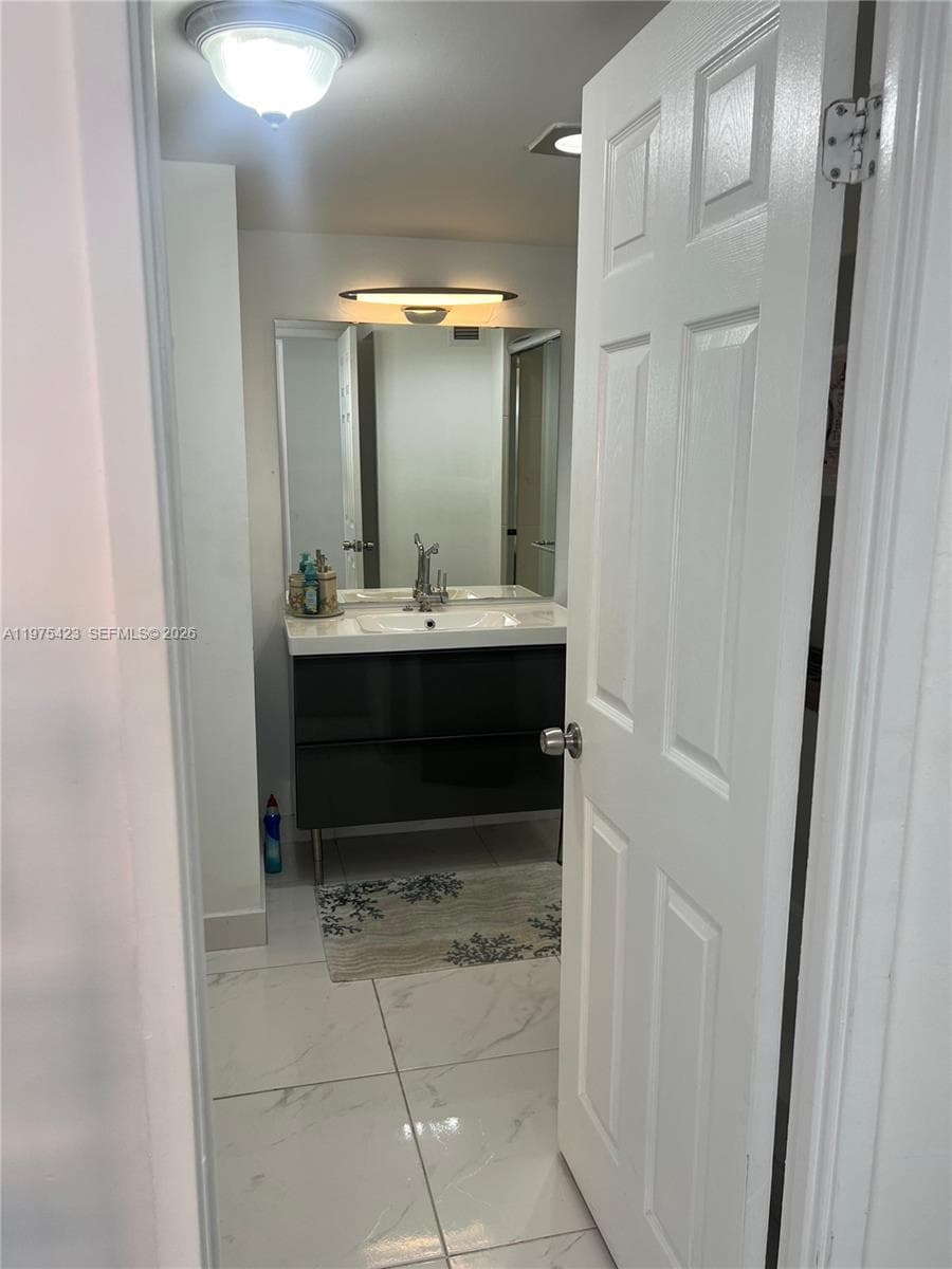BUCKLEY TOWERS CONDO - EA · #1615E in Miami - Photo 20