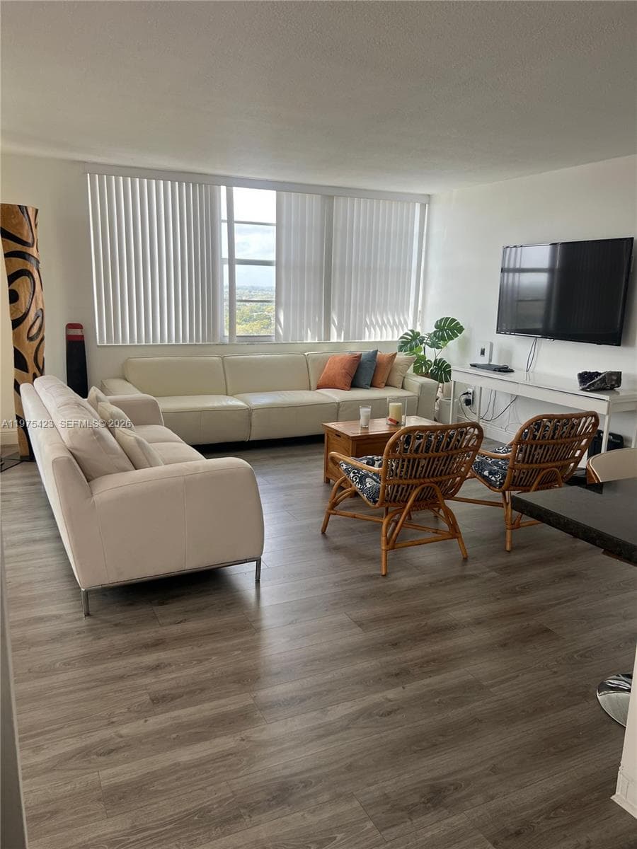 BUCKLEY TOWERS CONDO - EA · #1615E in Miami - Photo 10