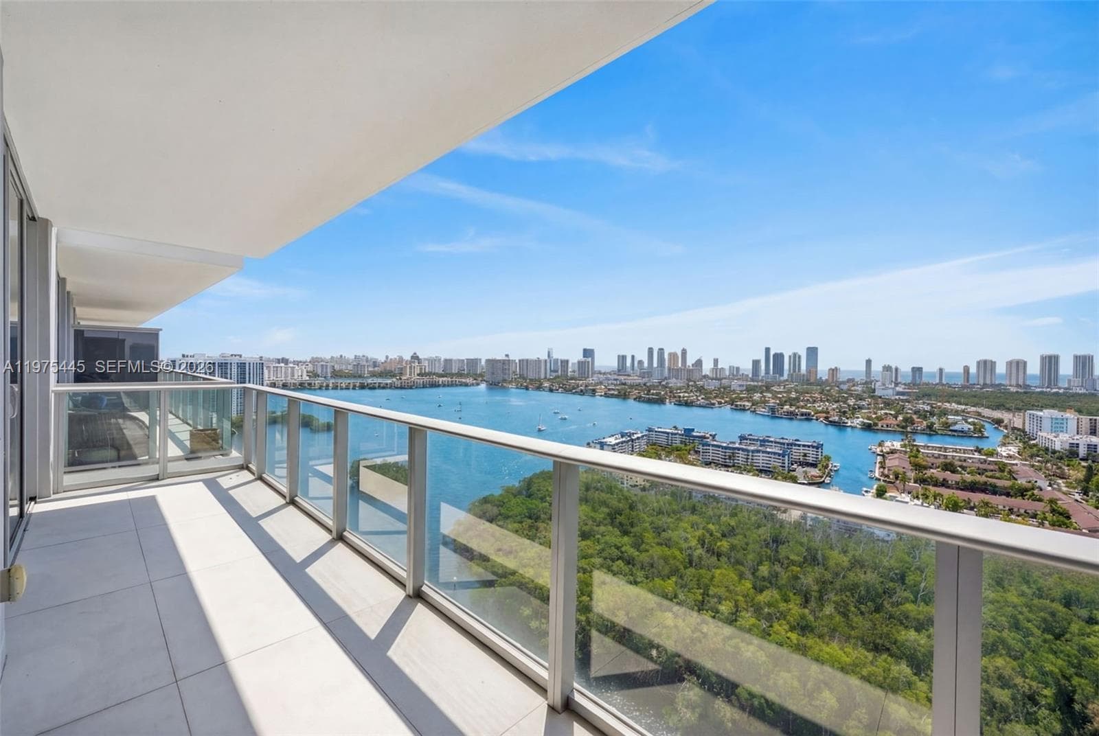 THE HARBOUR SOUTH CONDO · #2920 in North Miami Beach - Photo 3