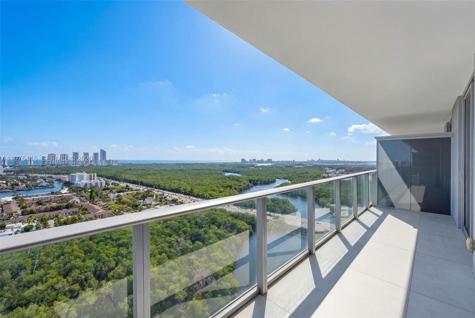THE HARBOUR SOUTH CONDO · #2920 in North Miami Beach - Photo 4