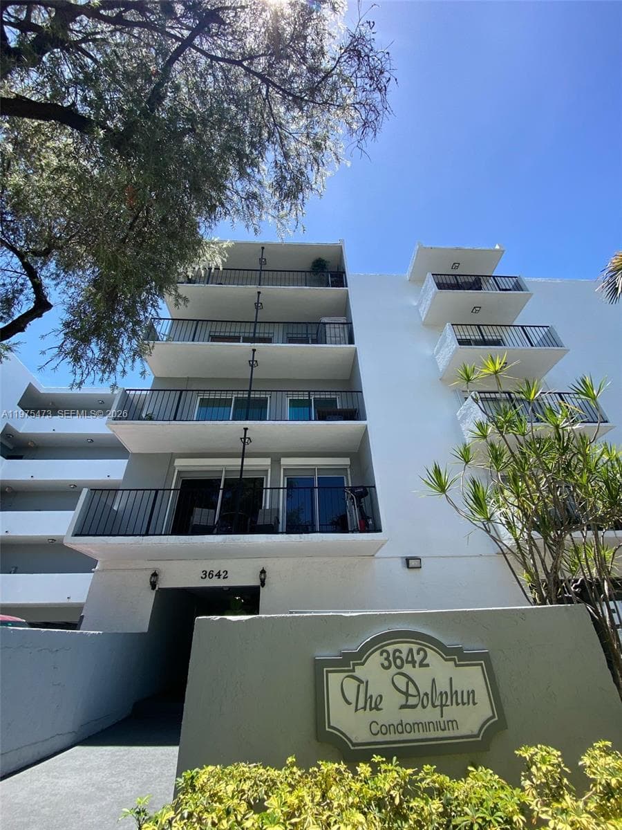 DOLPHIN CONDO · #208 in North Miami Beach - Photo 3