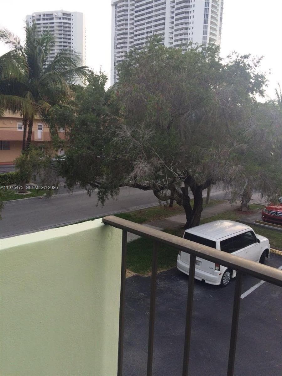DOLPHIN CONDO · #208 in North Miami Beach - Photo 14