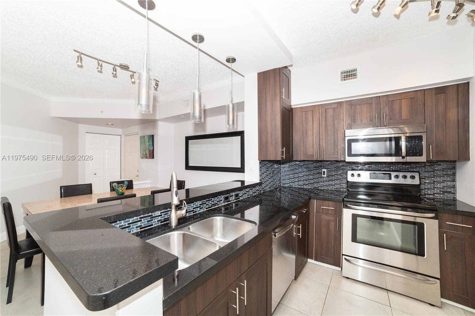 Porto Bellagio · #1802 in Sunny Isles Beach - Photo 2