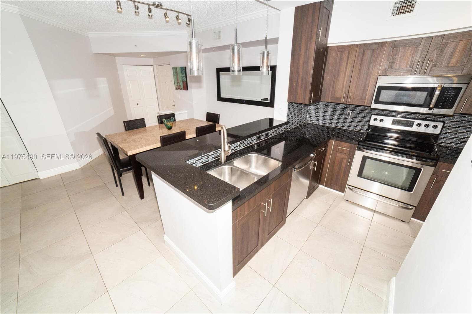 Porto Bellagio · #1802 in Sunny Isles Beach - Photo 6