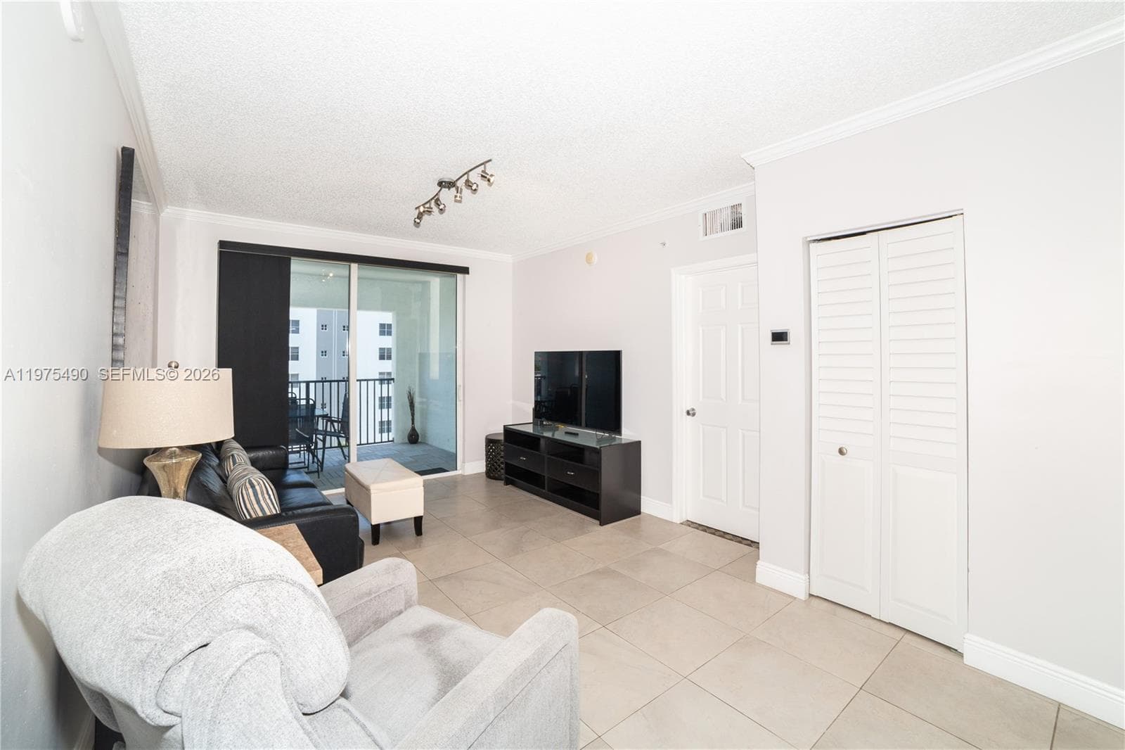Porto Bellagio · #1802 in Sunny Isles Beach - Photo 13