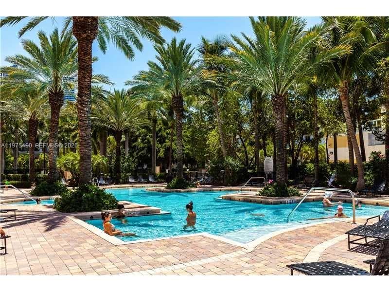Porto Bellagio · #1802 in Sunny Isles Beach - Photo 43