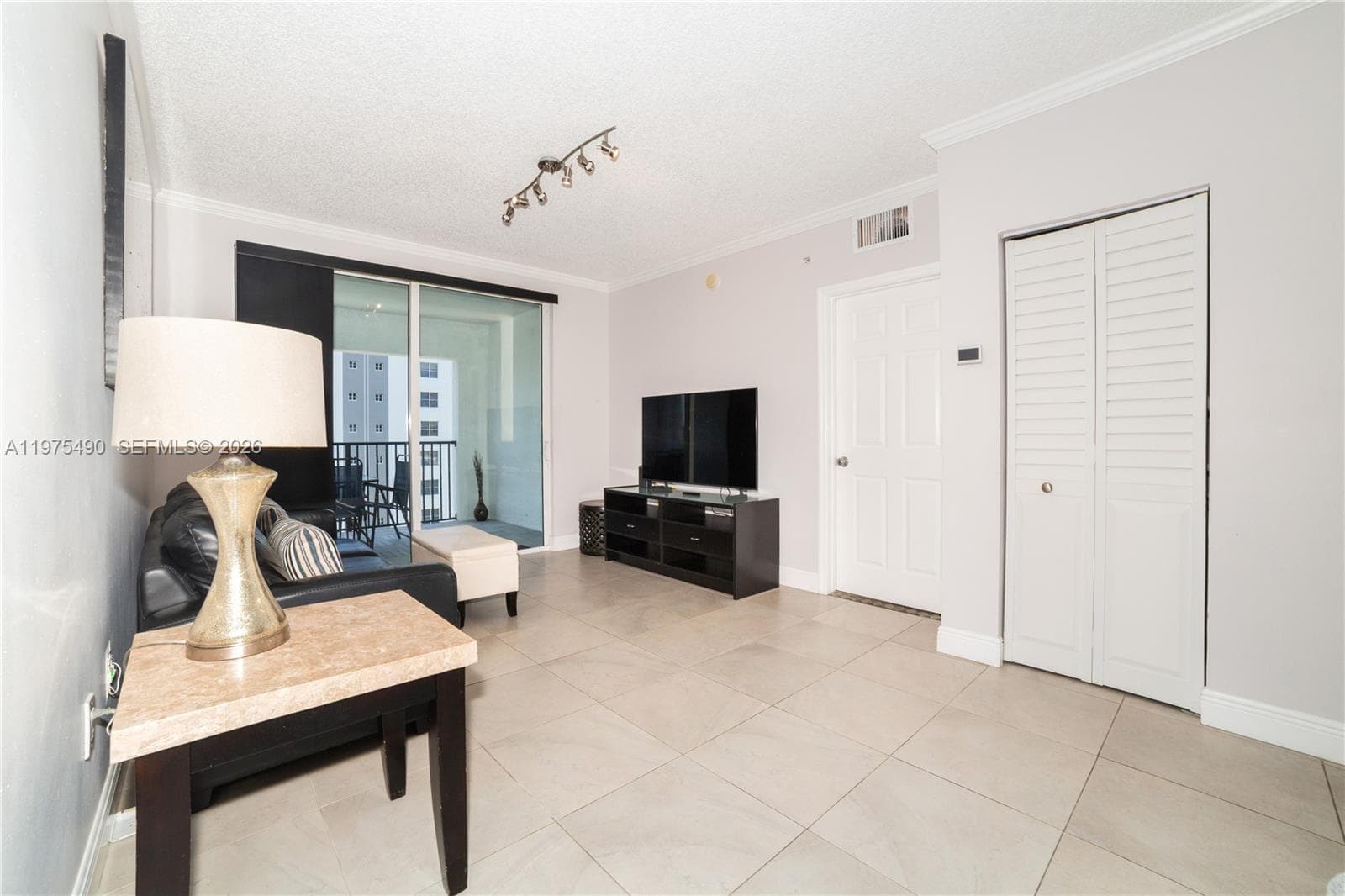 Porto Bellagio · #1802 in Sunny Isles Beach - Photo 12