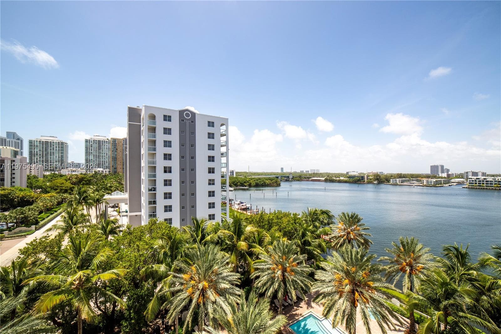 Porto Bellagio · #1802 in Sunny Isles Beach - Photo 30