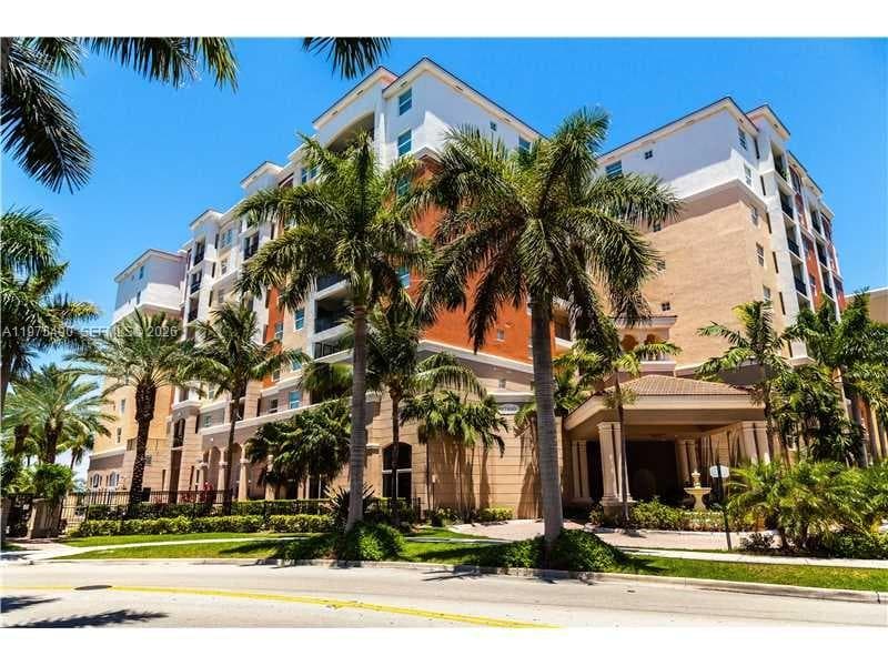 Porto Bellagio · #1802 in Sunny Isles Beach - Photo 39