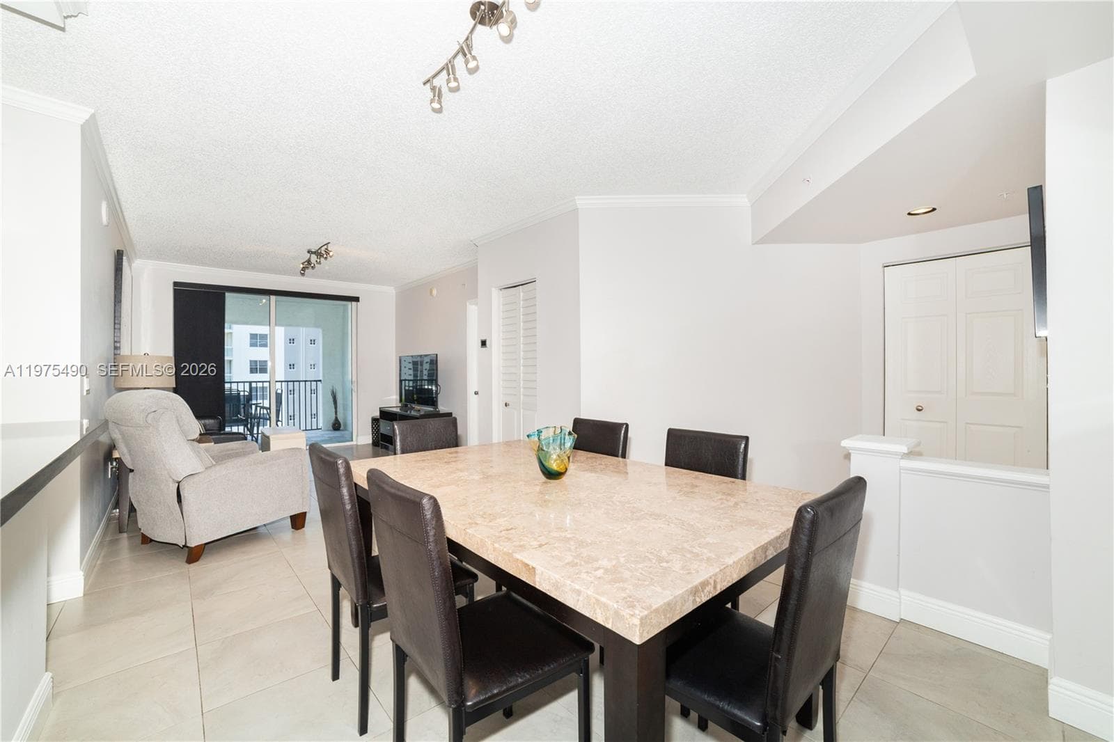 Porto Bellagio · #1802 in Sunny Isles Beach - Photo 8