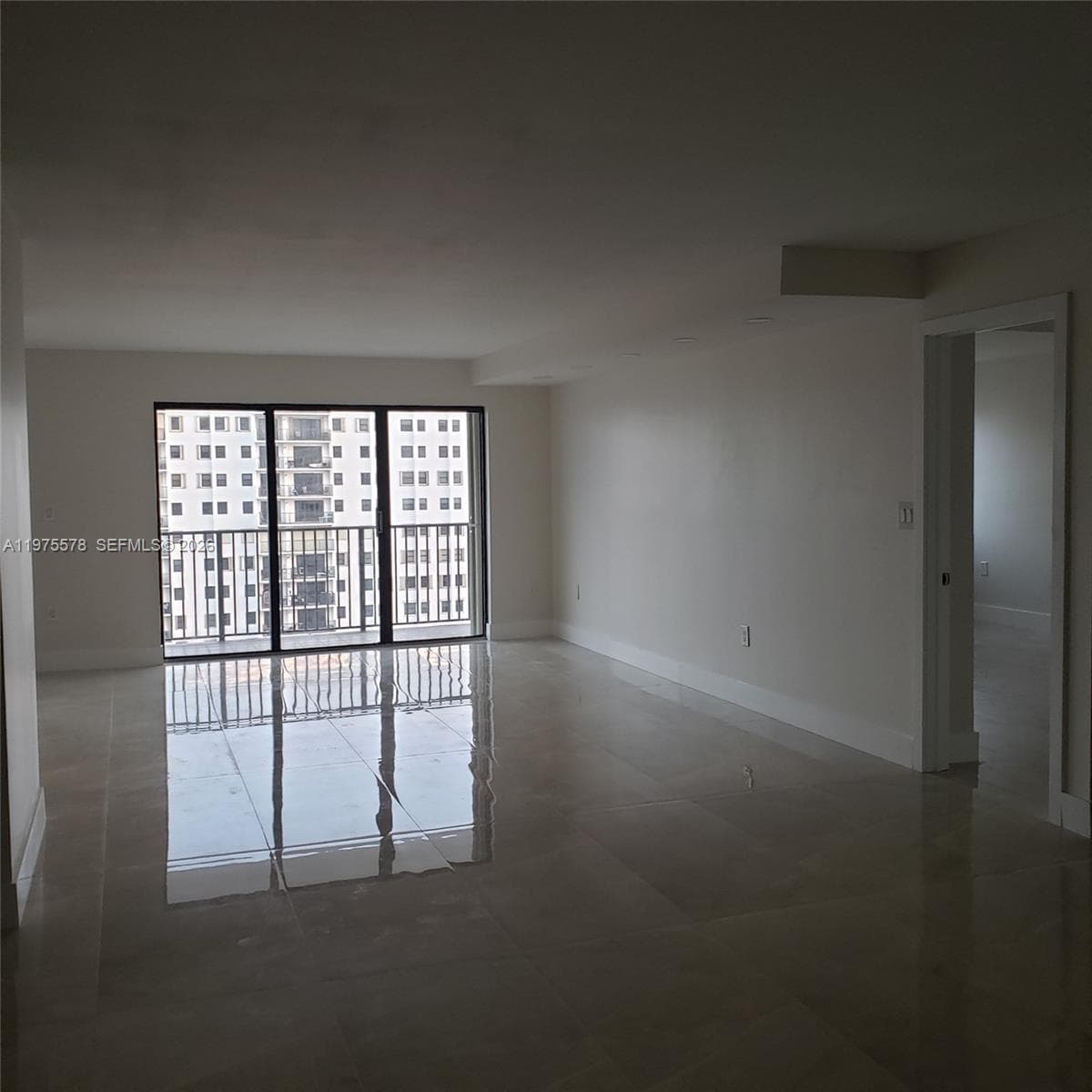 Summit towers · #2105S in Hollywood - Photo 2