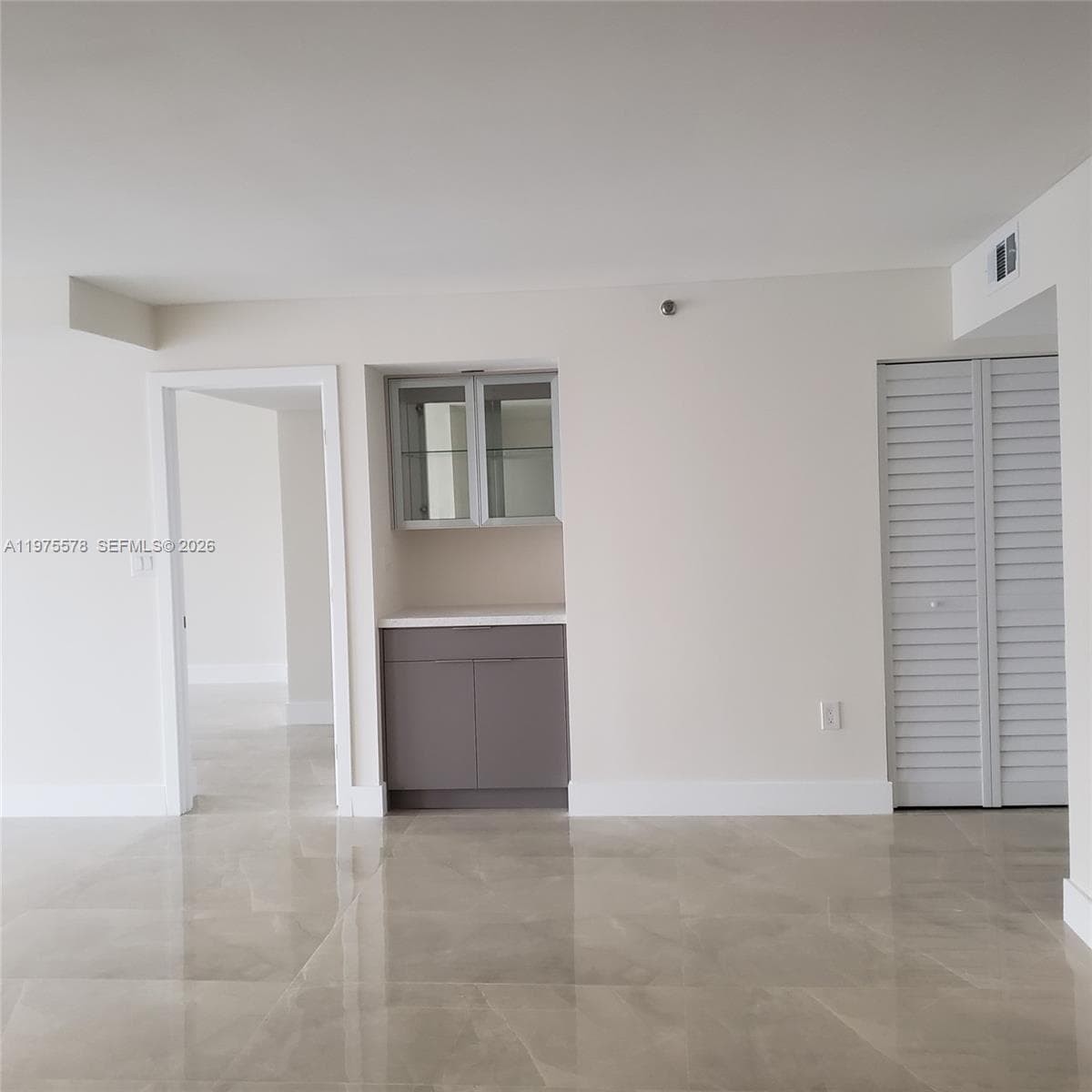 Summit towers · #2105S in Hollywood - Photo 3
