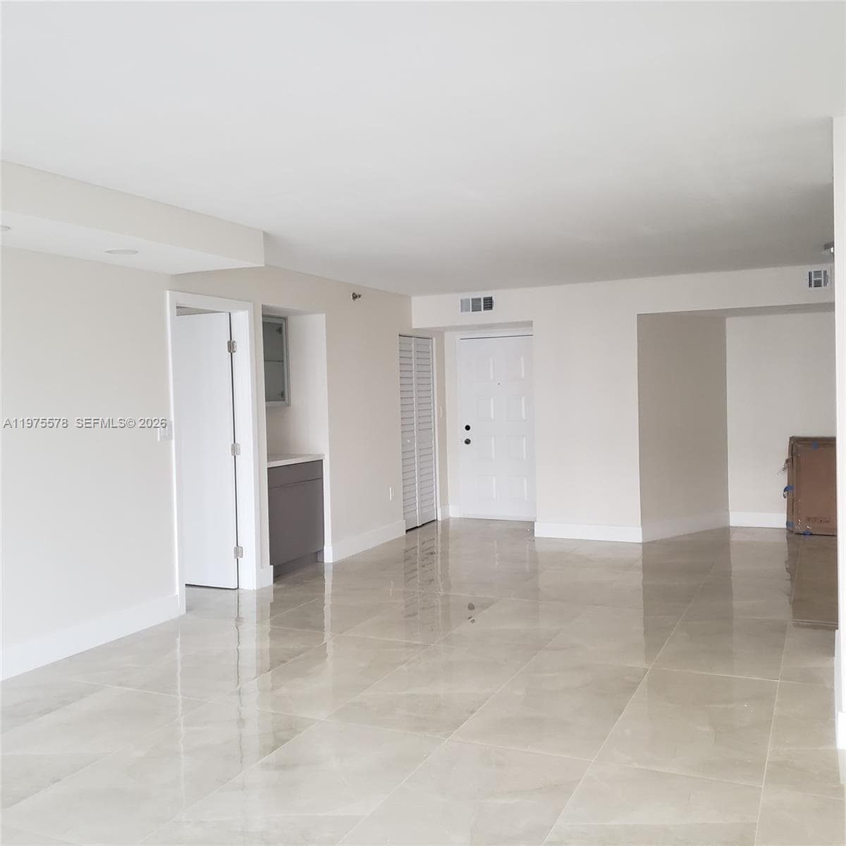 Summit towers · #2105S in Hollywood - Photo 8