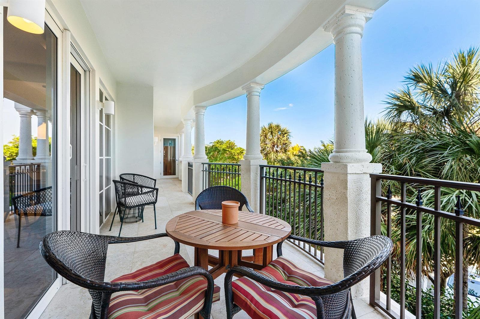 028-155SouthOceanAvenue-303-PalmBeachSho