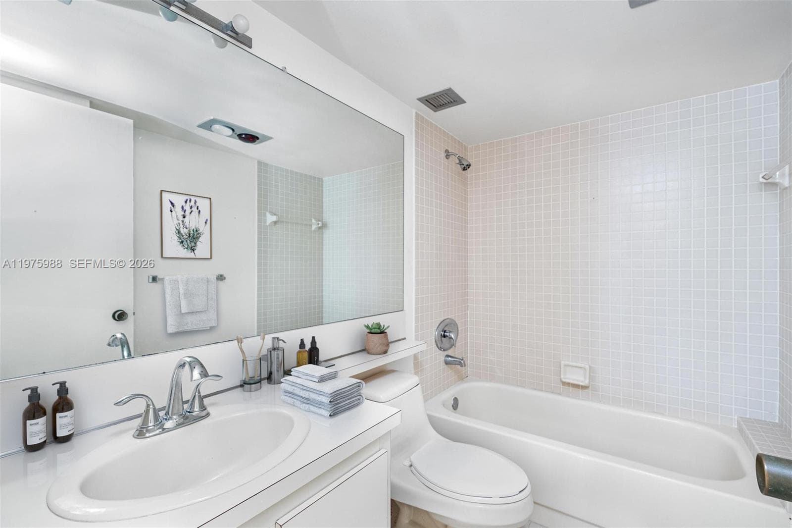 Ocean Lane Plaza Condo · #310 in Key Biscayne - Photo 16