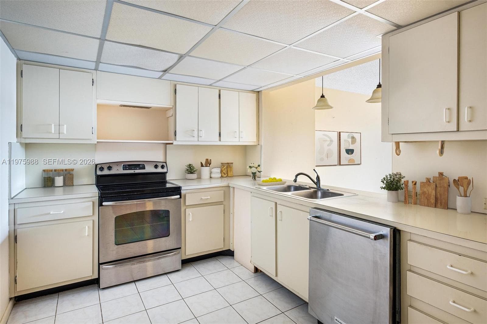 Ocean Lane Plaza Condo · #310 in Key Biscayne - Photo 11