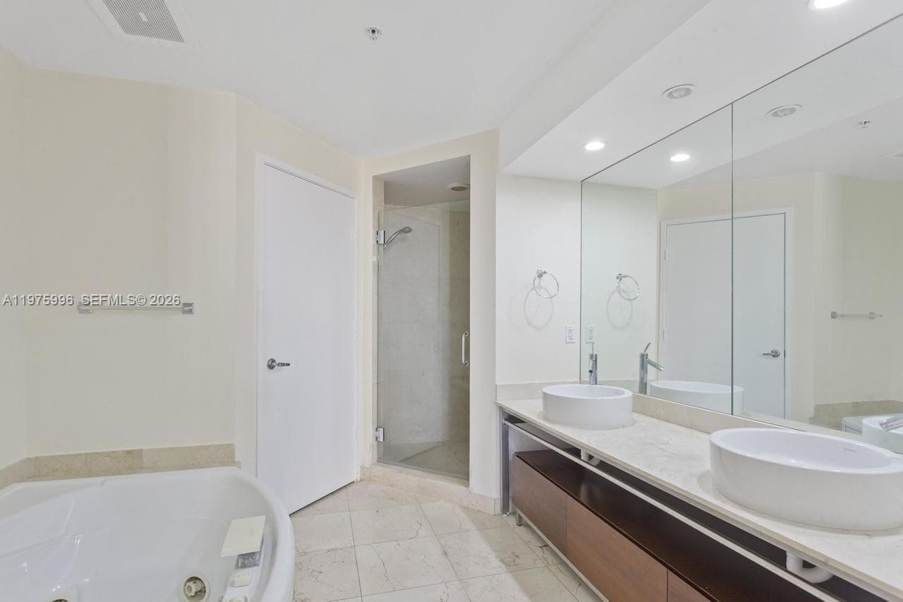 SAYAN CONDO · #904 in Sunny Isles Beach - Photo 7
