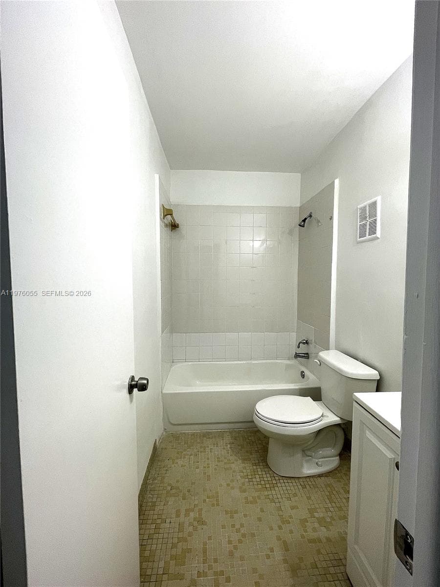 STAR LAKE NORTH NAUTILUS · #2224 in Miami - Photo 12