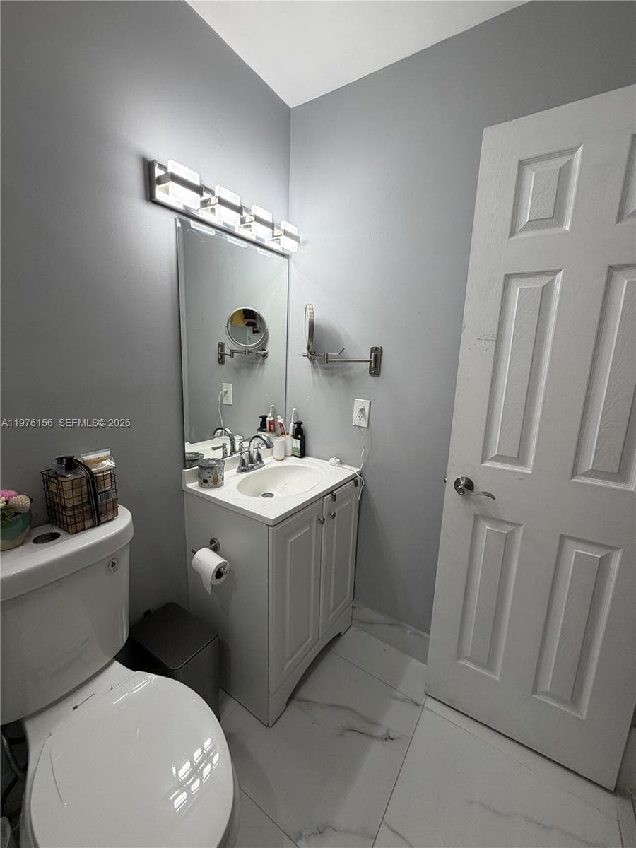8408 NW 8th St #8408 photo 33