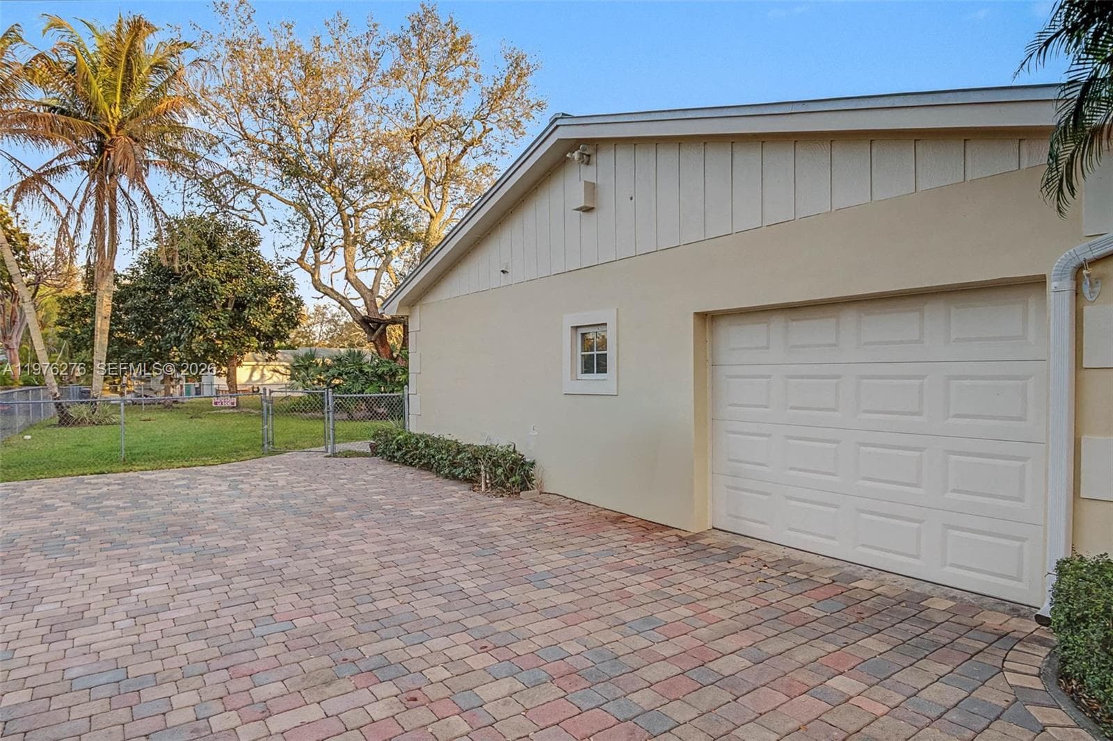 15401 SW 81 Av photo 32
