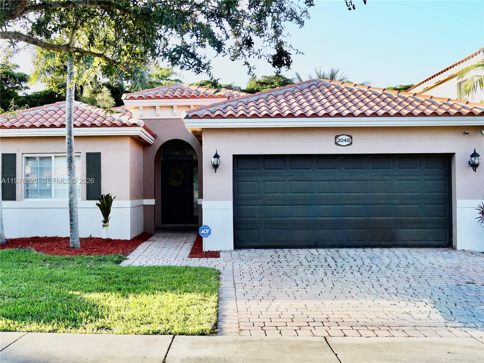 2048 NE 35th Ave photo 2