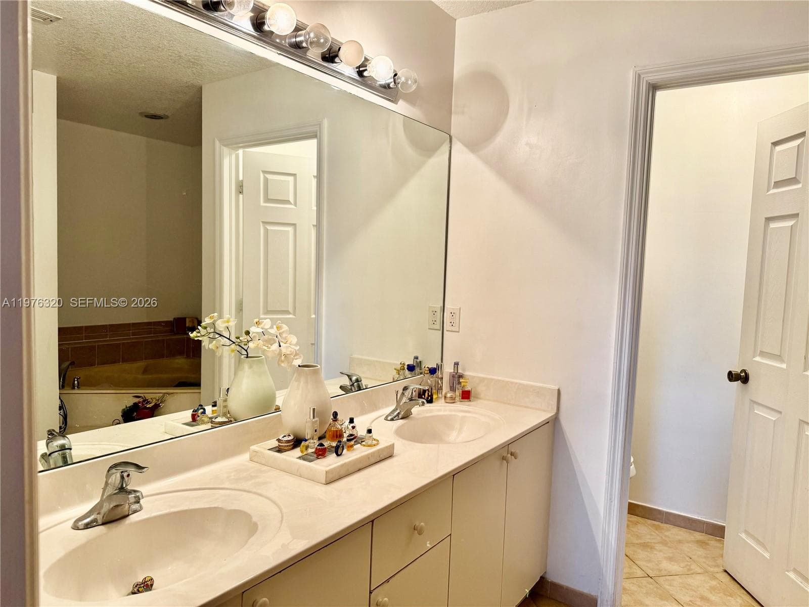 2048 NE 35th Ave photo 12