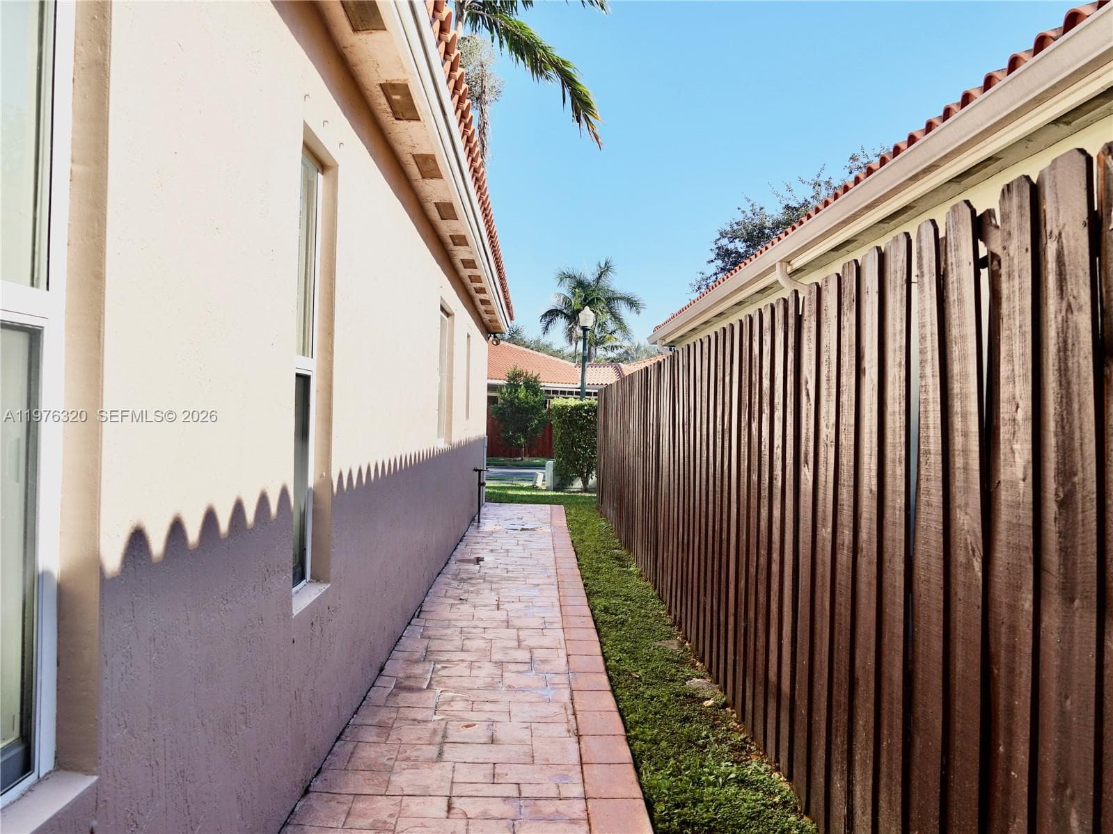 2048 NE 35th Ave photo 7