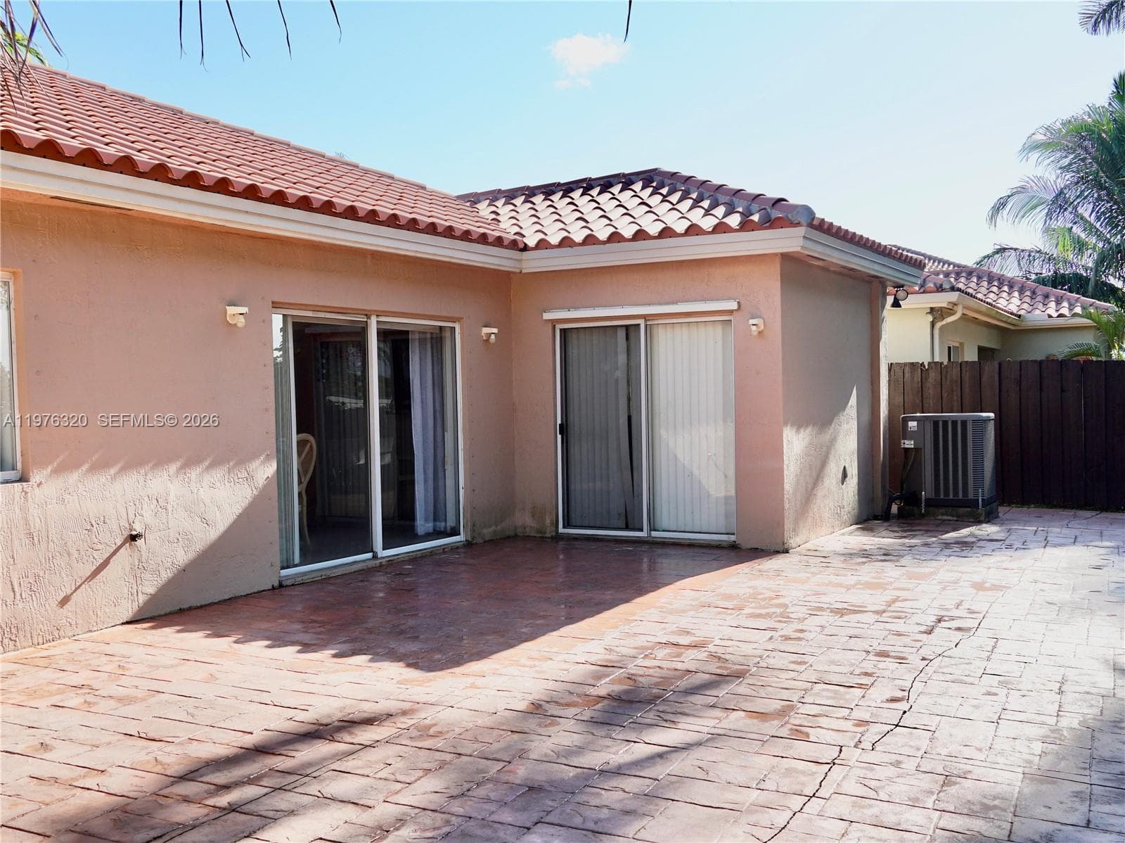 2048 NE 35th Ave photo 5