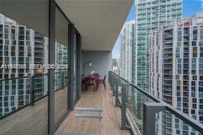 Reach Brickell City Centre · #1209 in Miami - Photo 45