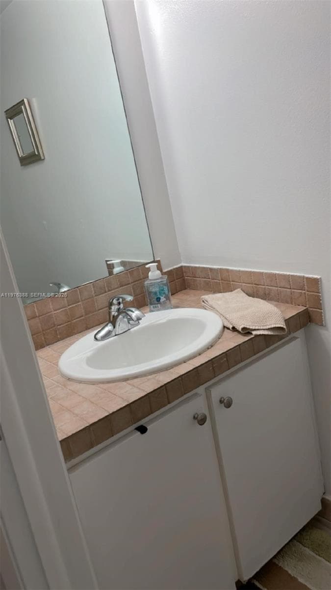 BAYVIEW GARDENS CONDO · #303 in Miami Beach - Photo 4