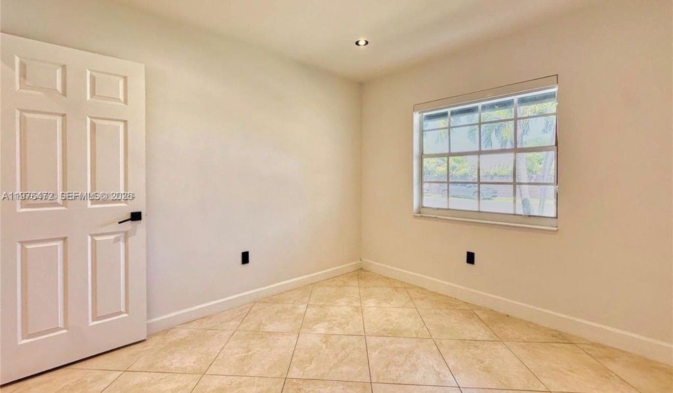 21020 NE 18th Ct photo 1
