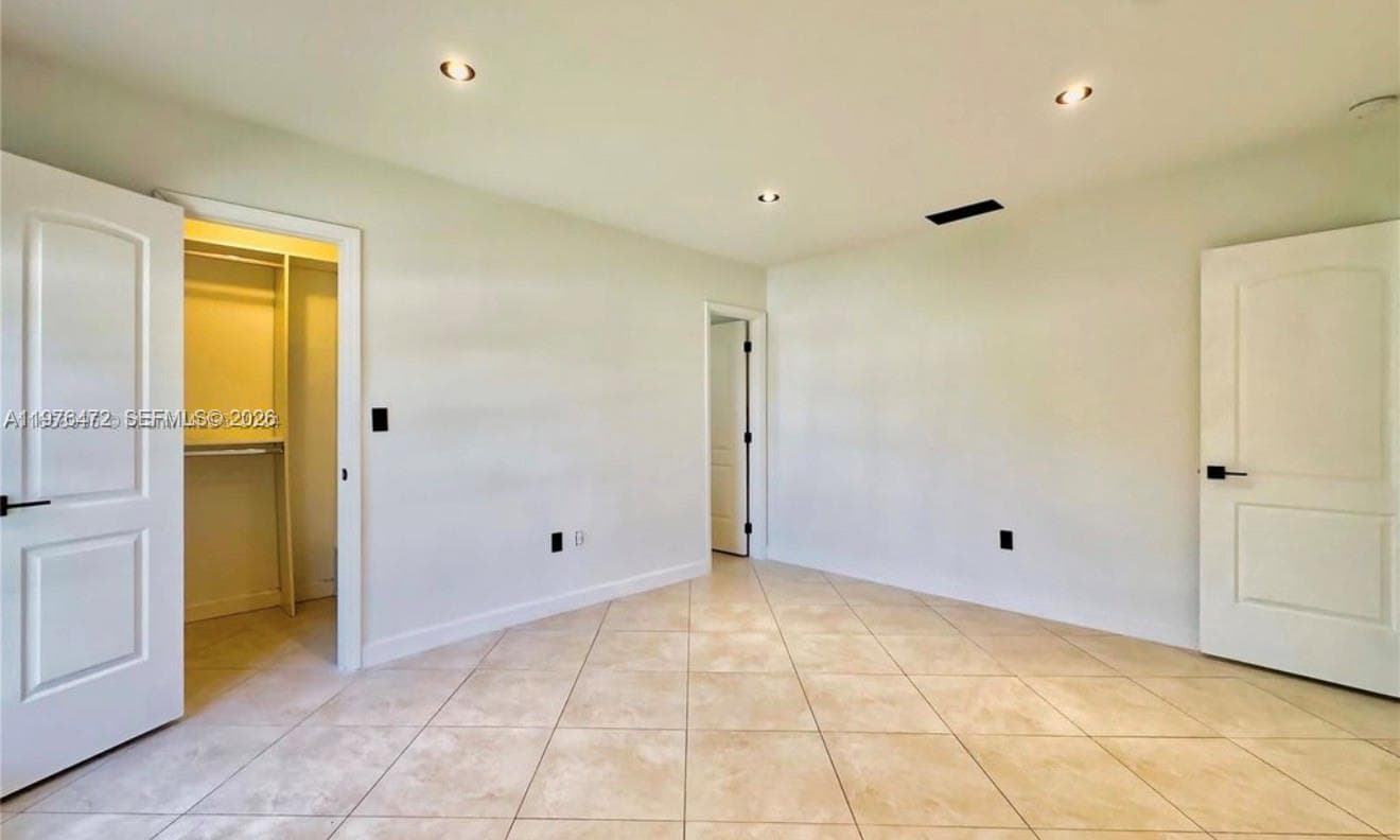 21020 NE 18th Ct photo 5