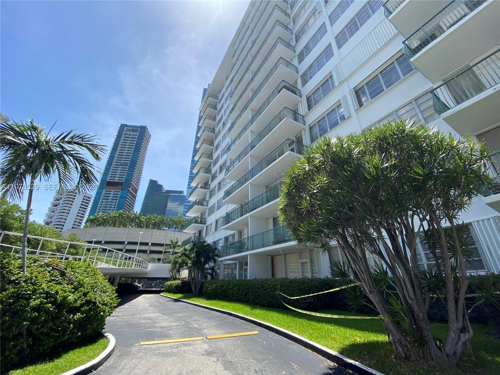 BRICKELL BAY TOWER CONDO · #903 in Miami - Photo 18