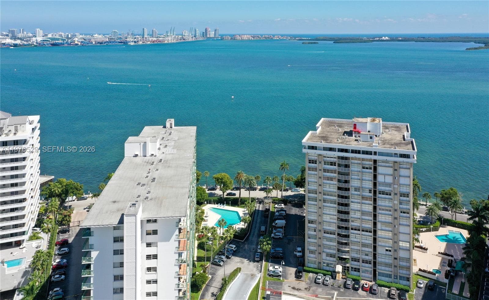 BRICKELL BAY TOWER CONDO · #903 in Miami - Photo 21